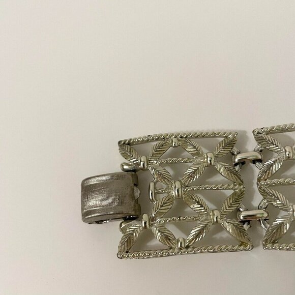 Vintage Coro Pegasus Wide Link Bracelet - Picture 5 of 16